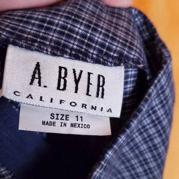 Y2k/vintage Mini Skirt \ - Picture 3 of 4